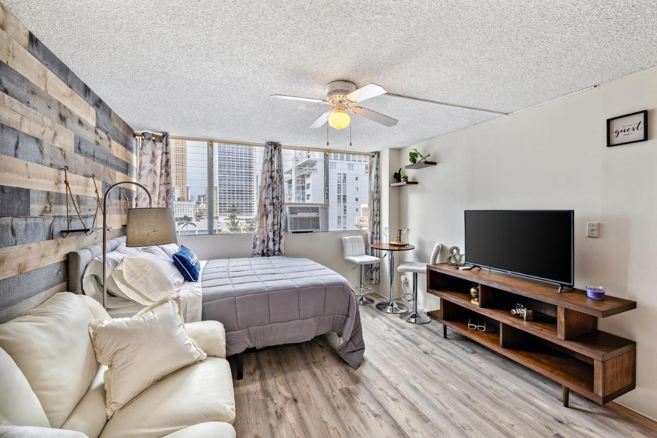 Modern Waikiki Condo Perfect For Beach Getaway! Honolulu Esterno foto