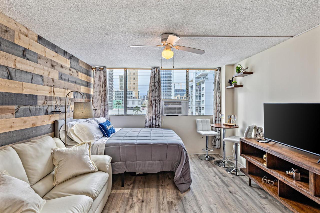 Modern Waikiki Condo Perfect For Beach Getaway! Honolulu Esterno foto