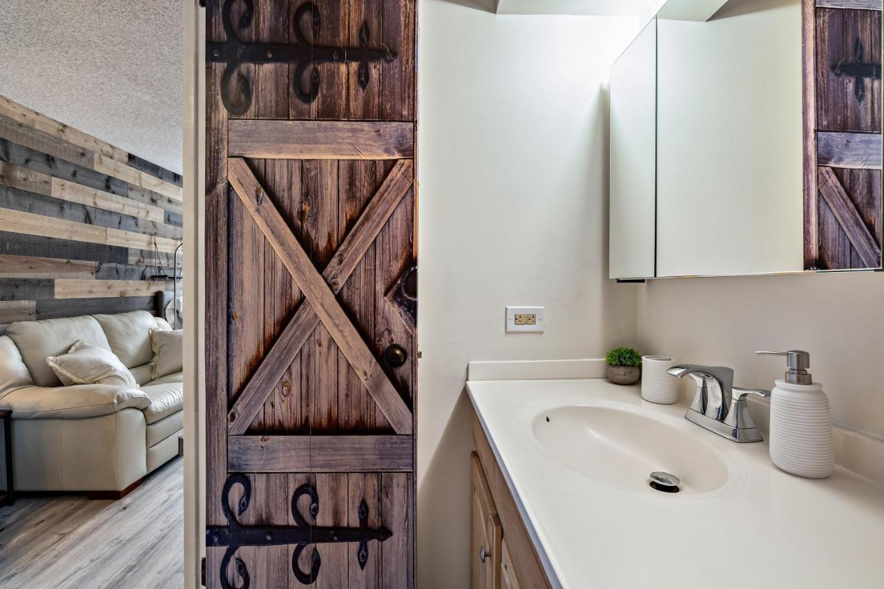 Modern Waikiki Condo Perfect For Beach Getaway! Honolulu Esterno foto