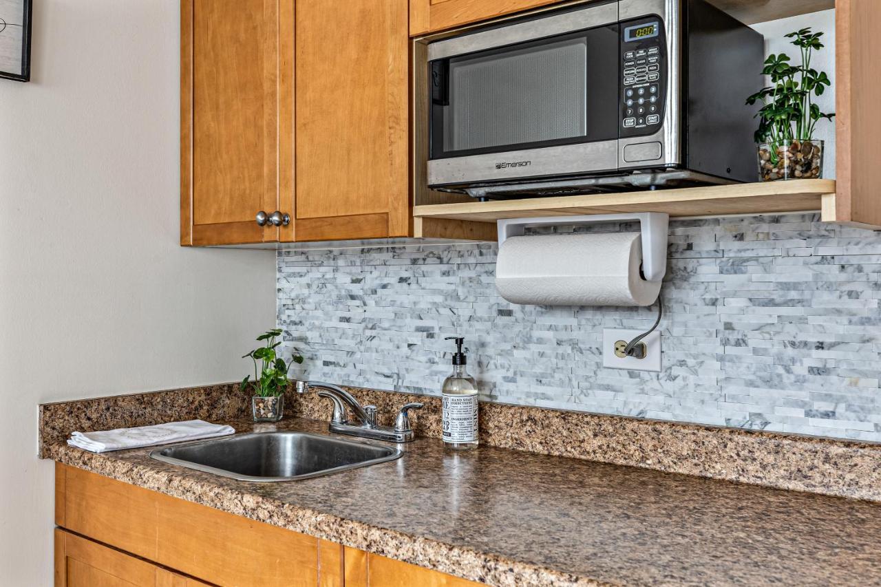 Modern Waikiki Condo Perfect For Beach Getaway! Honolulu Esterno foto